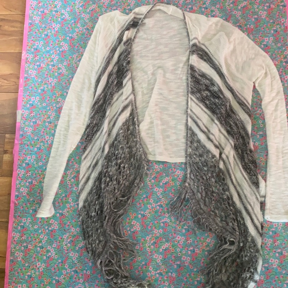 Lightweight sweater/ cardigan